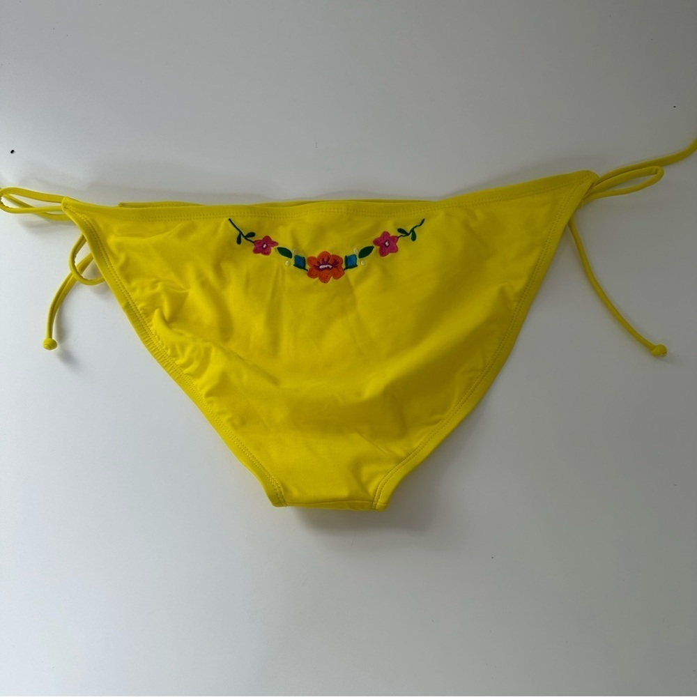 Xhilaration yellow bikini bottoms with floral details size L